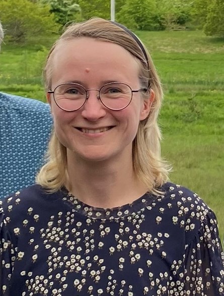 Marie har været rundt på cyklen i hele Vesterlund med en opfordring fra Vester Sogn Beboerforening.